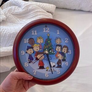 Snoopy clock